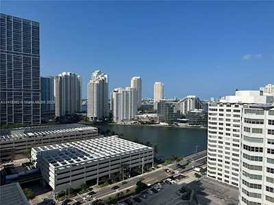 950 Brickell Bay Dr #1908 Miami, FL 33131