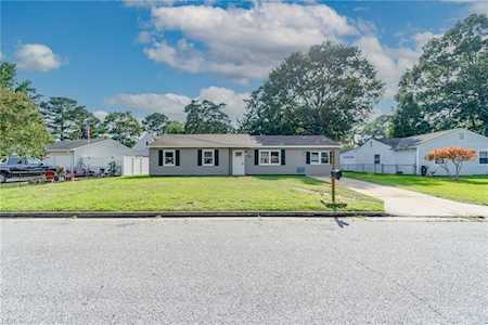 985 Birch Forest Ct Virginia Beach, VA 23464