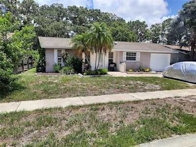 2021 Whitney Dr Clearwater, FL 33760