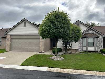 42404 Bayberry Clinton Township, MI 48038