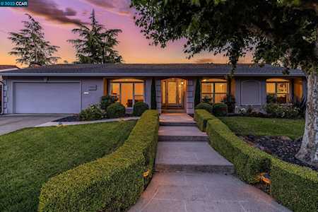 1895 Carriage Drive Walnut Creek, CA 94598