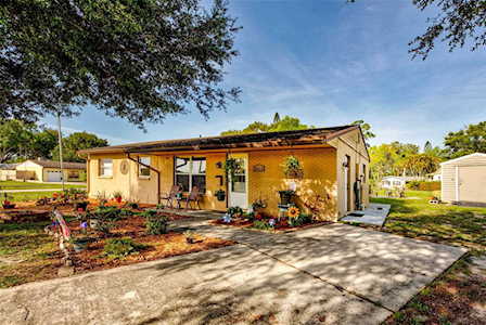 2612 34th St W Bradenton, FL 34205
