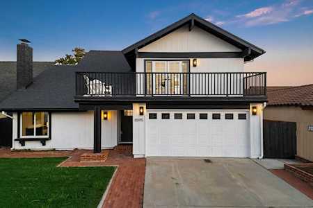 8595 Ara Pl San Diego, CA 92126