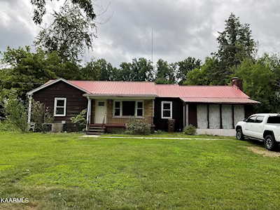1104 Glenoaks Dr Knoxville, TN 37918