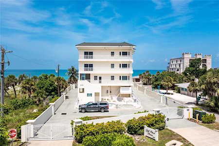 2770 N Beach Rd #303 Englewood, FL 34223