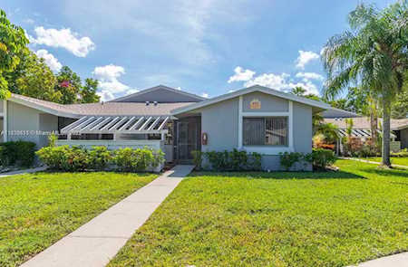 693 Racquet Club Rd #4 Weston, FL 33326