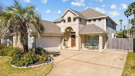 103 Las Brisas St Kemah, TX 77565
