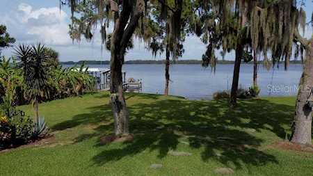 4956 Moore St Tarpon Springs, FL 34689