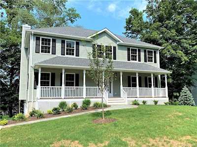 369 Hallocks Mill Rd Yorktown Heights, NY 10598