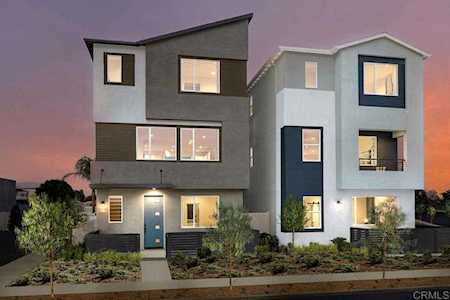 3177 Linwood St Vista, CA 92081