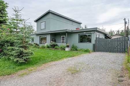 3808 Lois Dr Anchorage, AK 99517