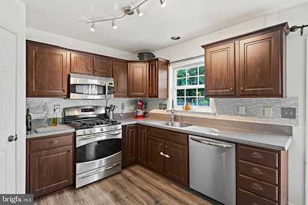 9863 Greenbriar Way Middle River, MD 21220