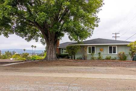 614 Schafer Place Escondido, CA 92025