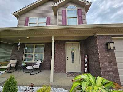 8025 Vista Place Charlestown, IN 47111