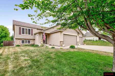 809 Green Acre Ct Belle Plaine, MN 56011