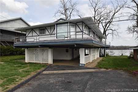 411 Shore Acres Dr Jeffersonville, IN 47130