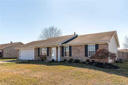 1106 Stonelilly Dr Jeffersonville, IN 47130
