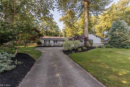 31409 Tuttle Dr Bay Village, OH 44140