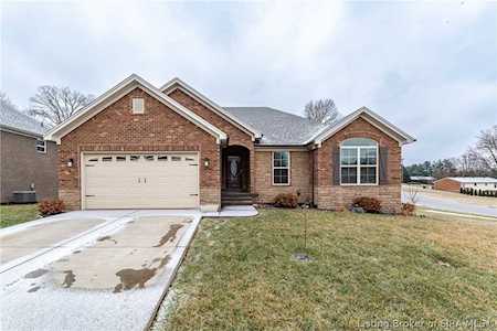 6102 Deer Trace Ct Georgetown, IN 47122
