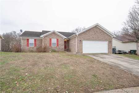 402 Reba Jackson Dr Jeffersonville, IN 47130