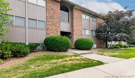 5 Lakeshore Dr Clarksville, IN 47129