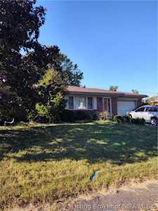 631 Parkwood Dr Clarksville, IN 47129