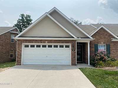 7037 La Christa Way Knoxville, TN 37921