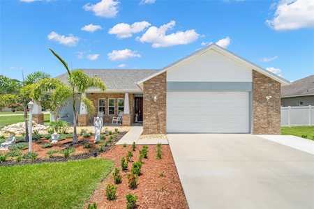 1204 Wild Daisy Dr Plant City, FL 33563