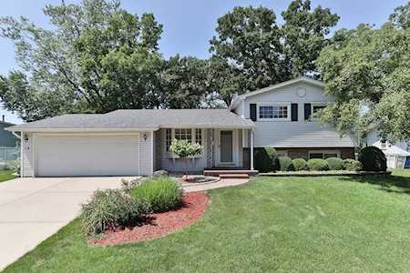 14 Treebark Dr Schaumburg, IL 60193