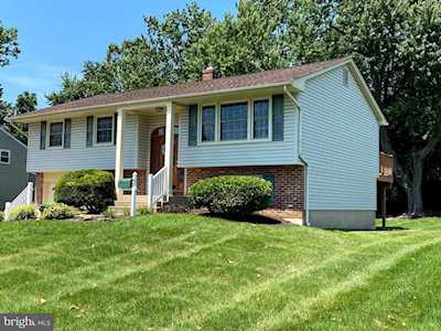 42 Champlain Rd Marlton, NJ 08053
