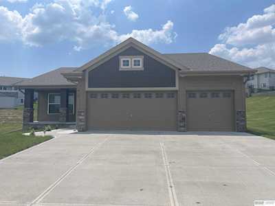 913 Arlene Circle Papillion, NE 68046