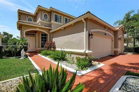 19368 SW 64th St Pembroke Pines, FL 33332