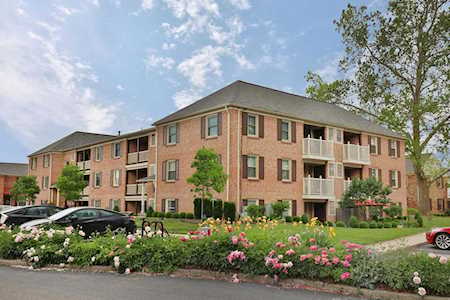 892 Chatham Lane Columbus, OH 43221
