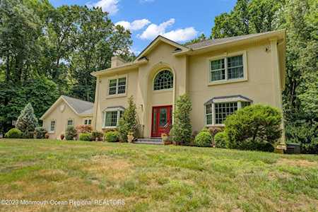 11 Overlook Dr Holmdel, NJ 07733