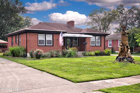 2016 Floradora Dr Louisville, KY 40272