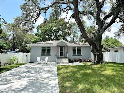 1272 Sedeeva CIRCLE N Clearwater, FL 33755
