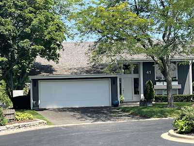 41 Briarwood South Oak Brook, IL 60523