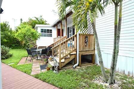 8423 SE Sandy Lane Hobe Sound, FL 33455