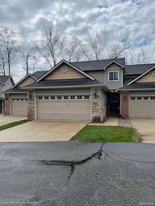 10404 Fawn Ridge Trl Hartland Twp, MI 48353
