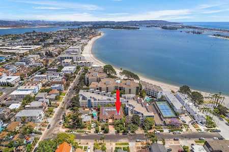1353 La Palma St San Diego, CA 92109