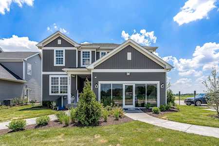 2943 Red Rose Rd Aurora, IL 60503