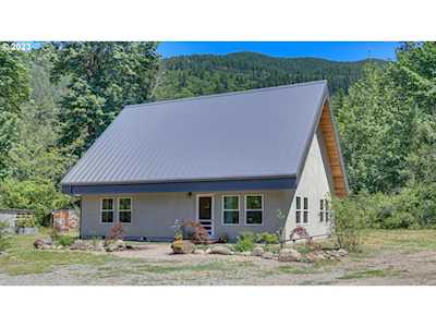 22246 E Hiawatha RD Rhododendron, OR 97049