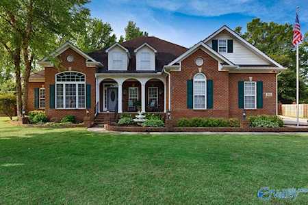 146 Redcliffe Drive Huntsville, AL 35806