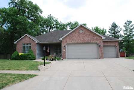 329 Phil Gould Dr Hanna City, IL 61536