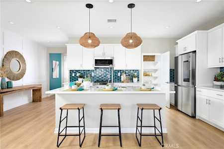 1718 Crabapple Way Oceanside, CA 92056