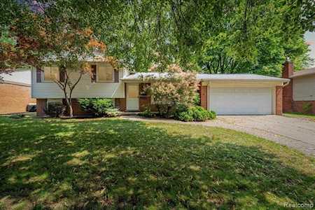 37482 Lancaster St Livonia, MI 48154