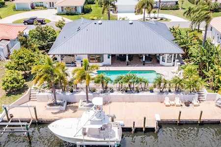 8908 SE Star Island Way Hobe Sound, FL 33455