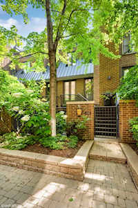 1335 N Sutton Place Chicago, IL 60610