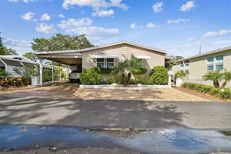 585 Sky Harbor Dr #221 Clearwater, FL 33759