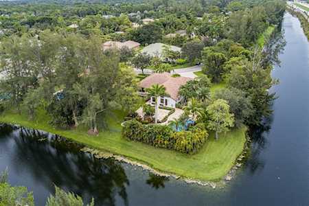 5843 NW 91st Ave Parkland, FL 33067